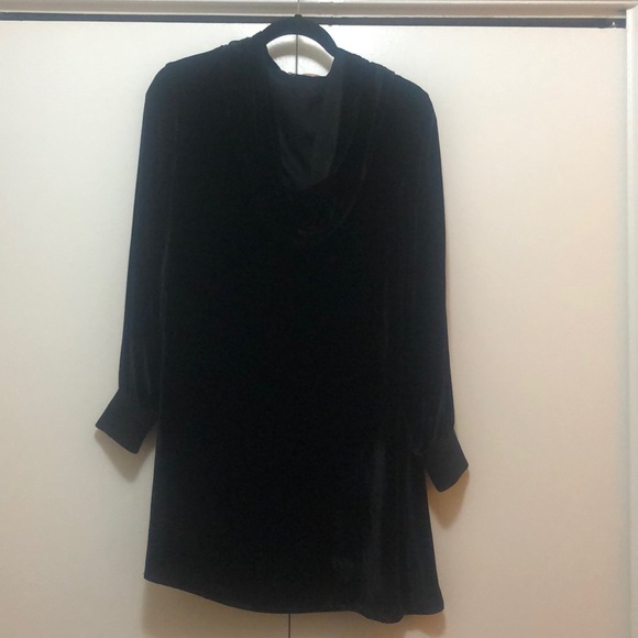 NWT $330 Alice + Olivia Baron A-Line Hooded Black Velvet Dress in size Small! - Picture 5 of 5